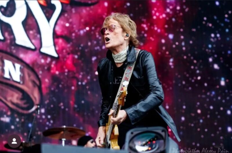 Glenn Hughes72